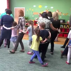 Zabawy integracyjne dla rodziców i dzieci, które wzmocnią Waszą więź