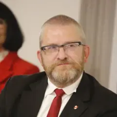 Gdzie się urodził Grzegorz Braun? Zaskakujące fakty o Toruniu