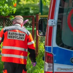 Ratownik medyczny bez studiów? Prawda i alternatywy 2026