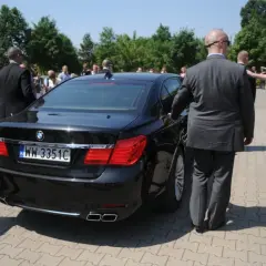 Kierowca BOR/SOP: Ile zarabia? Od 6000 do 25000 zł brutto!