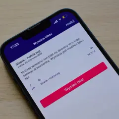 Na ekranie telefonu widać informację o wymianie biletu Intercity. Możesz przebukować bilet na dowolny inny tego samego przewoźnika.
