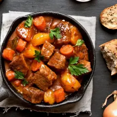 Ile kalorii ma gulasz wieprzowy? Zaskakujące wartości odżywcze!