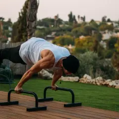 Parque de barras - calistenia Son Goku: entrena en un lugar ideal