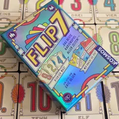 Das bunte Kartenspiel "Flip 7" liegt auf Karten mit Zahlen von eins bis zwölf. Ein tolles Party-Spiel für alle!