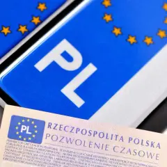 Koszt rejestracji motoroweru: Ile zapłacisz za formalności w urzędzie?