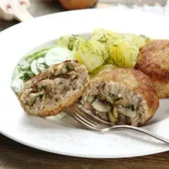 Co z pieczarek na szybko? Błyskawiczne przepisy w 15-30 minut!