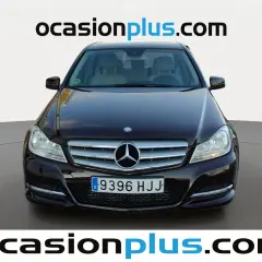 Mercedes 200 CDI 136 CV, un coche elegante. Si buscas información sobre posibles problemas de este motor, aquí encontrarás detalles.