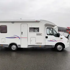 Camping-car Challenger 102, prêt pour l'aventure. Les avis sont bons pour ce modèle.