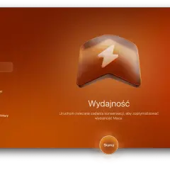 Interfejs aplikacji na macOS Monterey z opcją "Wydajność" podświetloną. Ikona błyskawicy i przycisk "Skanuj" sugerują optymalizację systemu.