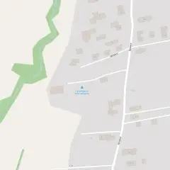 Mapa pokazuje drogę Mrowce i strumień. Widać oznaczenie "Campingplatz Willa Zakopane", idealne miejsce na camping w Zakopanem.