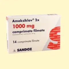 Opakowanie leku Amoksiklav 1000 mg, stosowanego na infekcje bakteryjne. Zawiera 14 tabletek powlekanych.