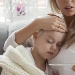 Jak przykrywać dziecko podczas gorączki, aby uniknąć przegrzania