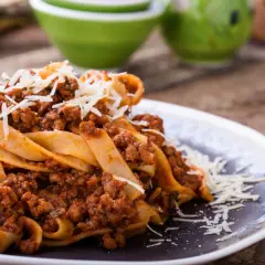 Jakie mięso mielone do spaghetti bolognese? Sprawdź najlepsze opcje