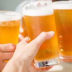 Piwo bezalkoholowe ile kalorii? Zaskakujące różnice z tradycyjnym piwem