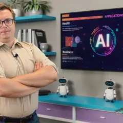 Mężczyzna w okularach prezentuje, jak zarabiać na sztucznej inteligencji, pokazując jej zastosowania w biznesie i edukacji na ekranie.