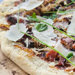 Jak czyścić kamień do pizzy, aby uniknąć uszkodzeń i przypaleń