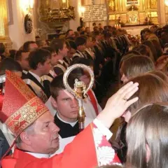 Czy ksiądz może nie dopuścić do bierzmowania? Sprawdź powody odmowy