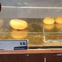 Chleb w Chorwacji: Kajzerica kosztuje 0,16 euro. To świetna cena za 60g pieczywa!