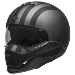 Czarny matowy kask motocyklowy Bell Broozer z szarymi pasami i przyciemnianą szybką.