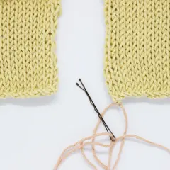 Jak zszyć sweter na drutach? Niewidoczne szwy jak z butiku!