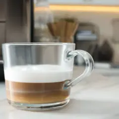 Dlaczego nie spienia mleka w ekspresie do kawy? Oto najczęstsze przyczyny