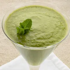Deliciosos batidos de espinacas y manzana para una vida saludable