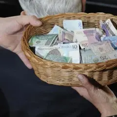 Z czego utrzymuje się kościół? Odkryj źródła finansowania i zmiany
