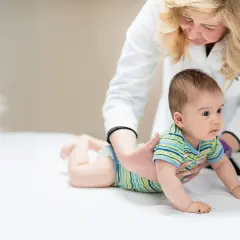 Po porodzie do fizjoterapeuty? Kiedy i dlaczego to klucz do zdrowia