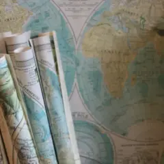Geodeta: Jak nim zostać? Studia, uprawnienia, zarobki w Polsce