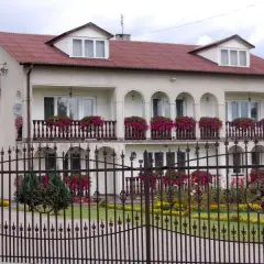 Jak łatwo dojechać do Wilkowyje Ranczo? Sprawdź najlepsze trasy i wskazówki