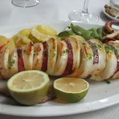 Restaurante La Gamba: Deliciosos mariscos y reseñas que sorprenden