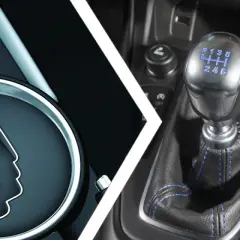 Comparaison entre une boîte automatique et une boîte manuelle. Le levier de vitesse automatique offre une passerelle vers la conduite sans effort, tandis que le levier manuel permet un contrôle total.