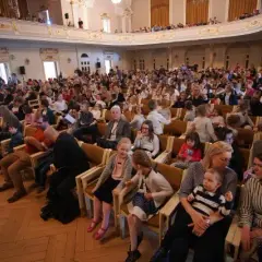 Filharmonia Poznańska w Auli UAM: Koncerty, Akustyka i Wydarzenia
