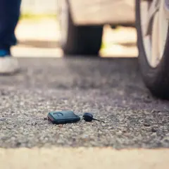 Perte de clé de voiture. L'assurance carte bleue Visa ne couvrira pas ce désagrément.