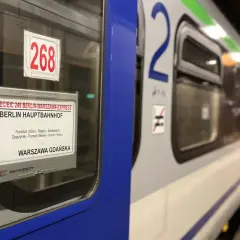 EC/EIC 249 Berlin-Warszawa-Express, czyli pociąg co to znaczy? To podróż z Berlina do Warszawy przez wiele miast.