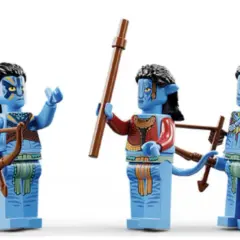 Lego Avatar istota wody: niebieskie figurki Na'vi z łukami, włóczniami i zwierzęciem.