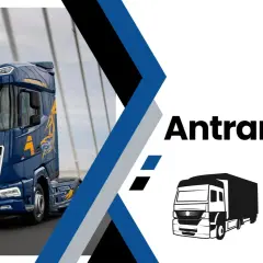 Niebieska ciężarówka DAF firmy Antrans BiS na moście. Czy transport się opłaca? Sprawdź ofertę Antrans BiS.