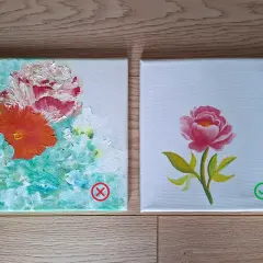 Deux peintures acryliques de fleurs. L'une est un chaos de couleurs vives, l'autre une pivoine délicate.