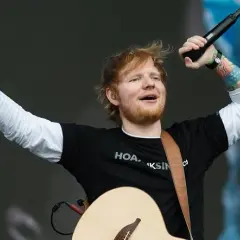 Ile zarabia Ed Sheeran za koncert? Zaskakujące fakty o jego dochodach