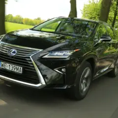 Jaki samochód ma Tusk? Poznaj jego Lexus RX 450h i jego zalety
