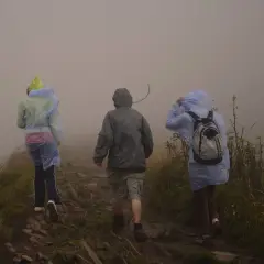 Gdzie sprawdzać pogodę w górach? Przewodnik dla bezpiecznych wypraw