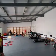 Gimnasio Almozara: servicios completos y actividades que inspiran