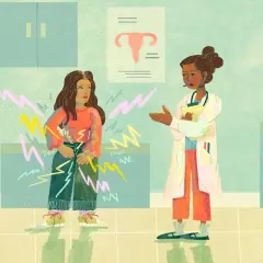 Une jeune femme exprime son inconfort, peut-être un symptôme de plancher pelvien affaibli, à une médecin dans un cabinet.