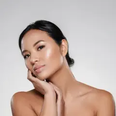 Makijaż rozświetlający: Odkryj sekret naturalnego efektu glow