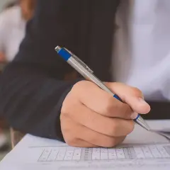 Matura z dysleksją: Jak skorzystać z dostosowań i zdać lepiej?