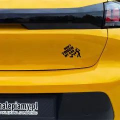 Jak nakleić naklejkę na samochód? Efekt PRO bez pęcherzy!