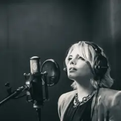 Ania Dąbrowska: 7 utworów, które musisz znać. Lista hitów artystki