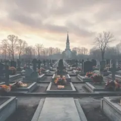 Jakie modlitwy na cmentarzu pomogą uczcić pamięć bliskich?