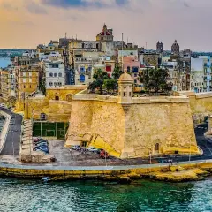 Malta ile ma km? Poznaj jej powierzchnię i wymiary w kilometrach