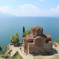 Kościół św. Jana w Kaneo nad jeziorem Ochrydzkim w Macedonii Północnej.